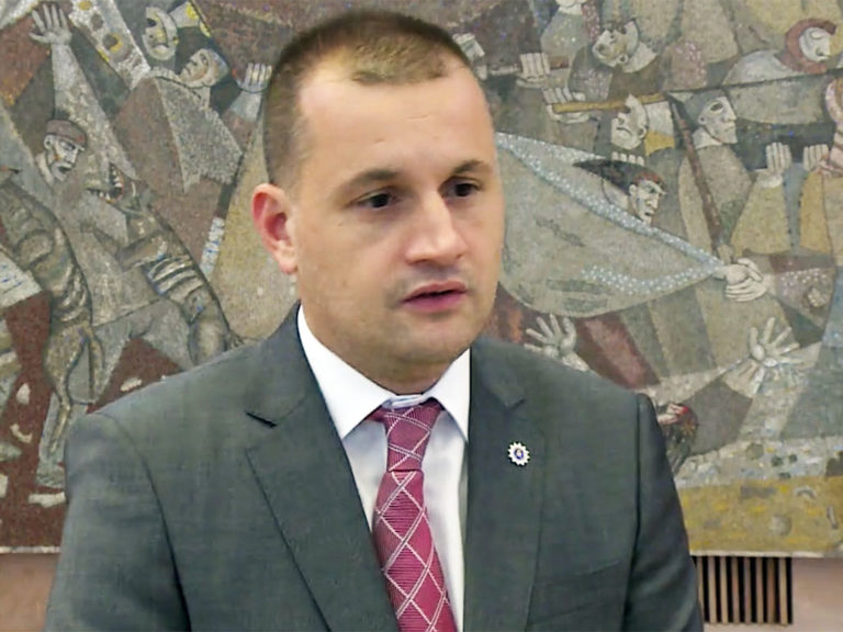 UTS i NGO “u klinču” sa ministarstvom u vezi metodologije rada na novom Ustavu (VIDEO)
