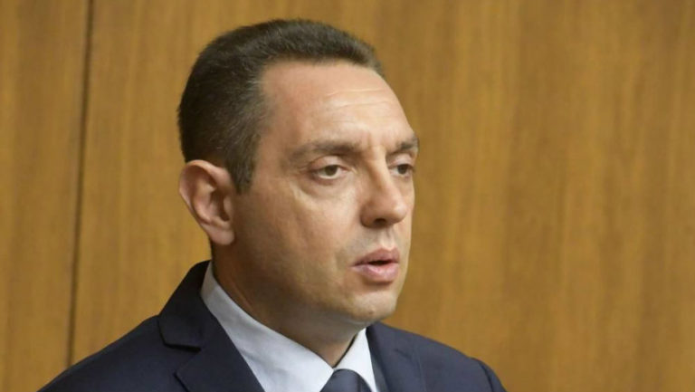 Ne postoje zakonske prepreke da istražni organi u svetlu novih informacija opet ispitaju kako je ministar odbrane kupio stan: Tužilaštvo može da otvori istragu protiv Vulina