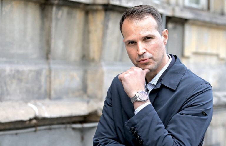 Predrag Milovanović za NIN o izborima i kriminalu “belih okovratnika”
